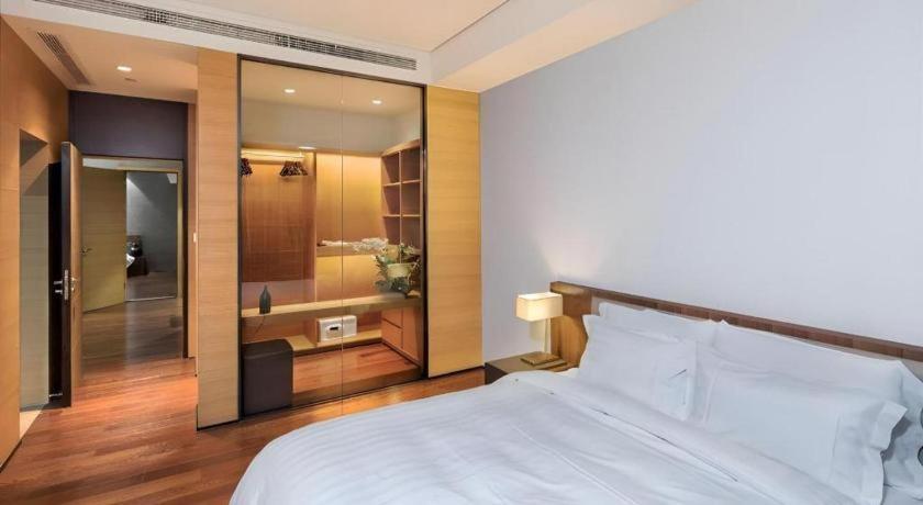 Grand Madison Qingdao Harbour-View Central（Former Qingdao Farglory Hotel） Exterior photo